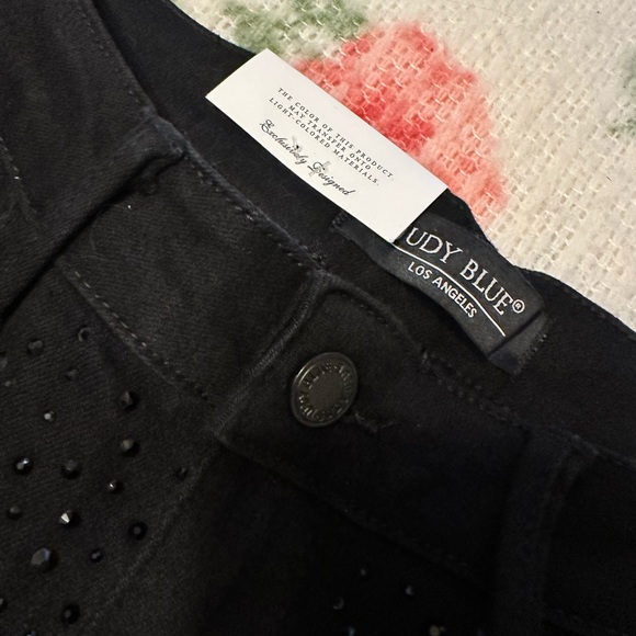 Judy Blue Rhinestone Jeans 7/28 - Picture 6 of 9